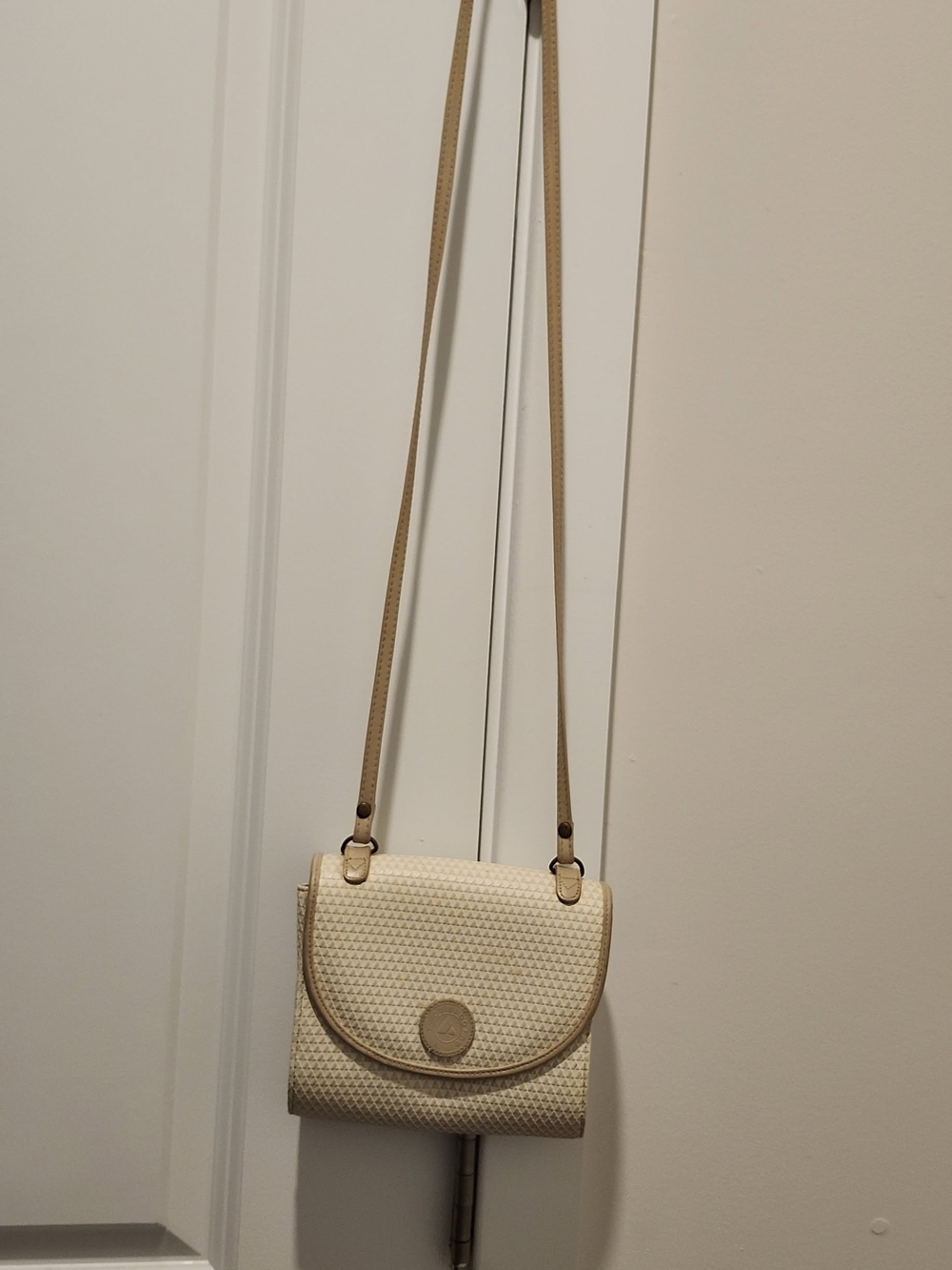 Vintage Liz Claiborne Cream Woven Crossbody Bag with Tan Trim